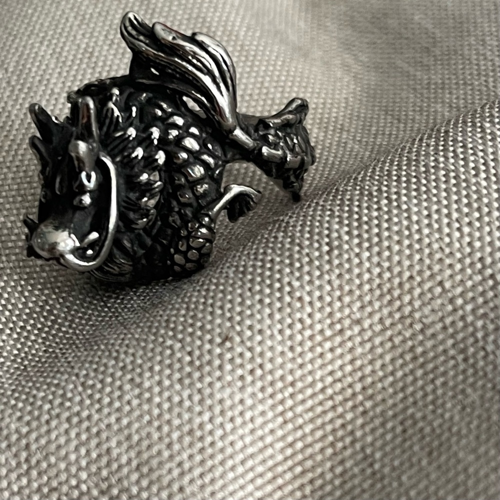 Hot Topic Silver Dragon Ring